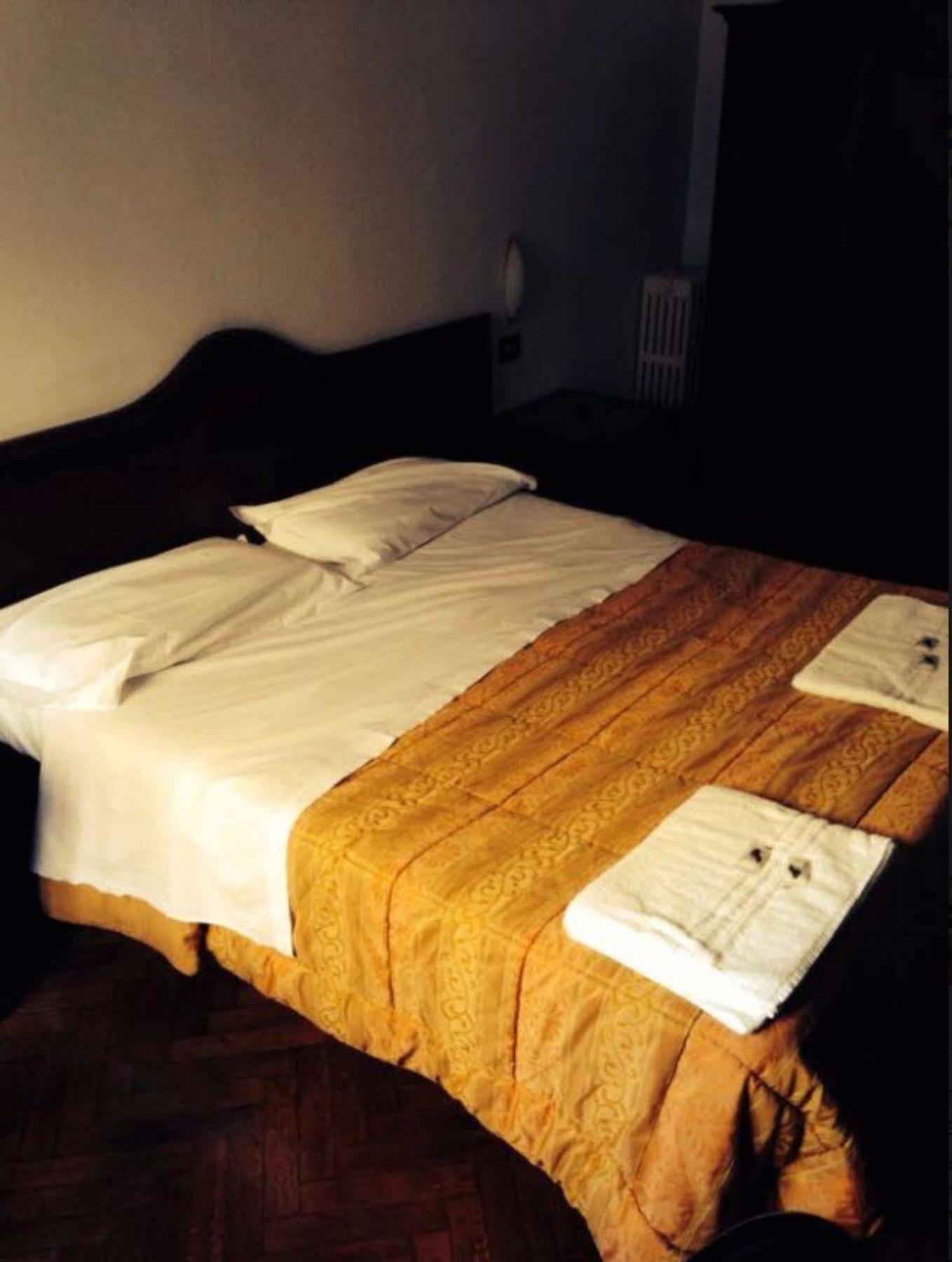 Hotel Medea มิลาน ภายนอก รูปภาพ
